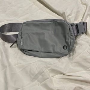 Lululemon grey everywhere belt bag NWT